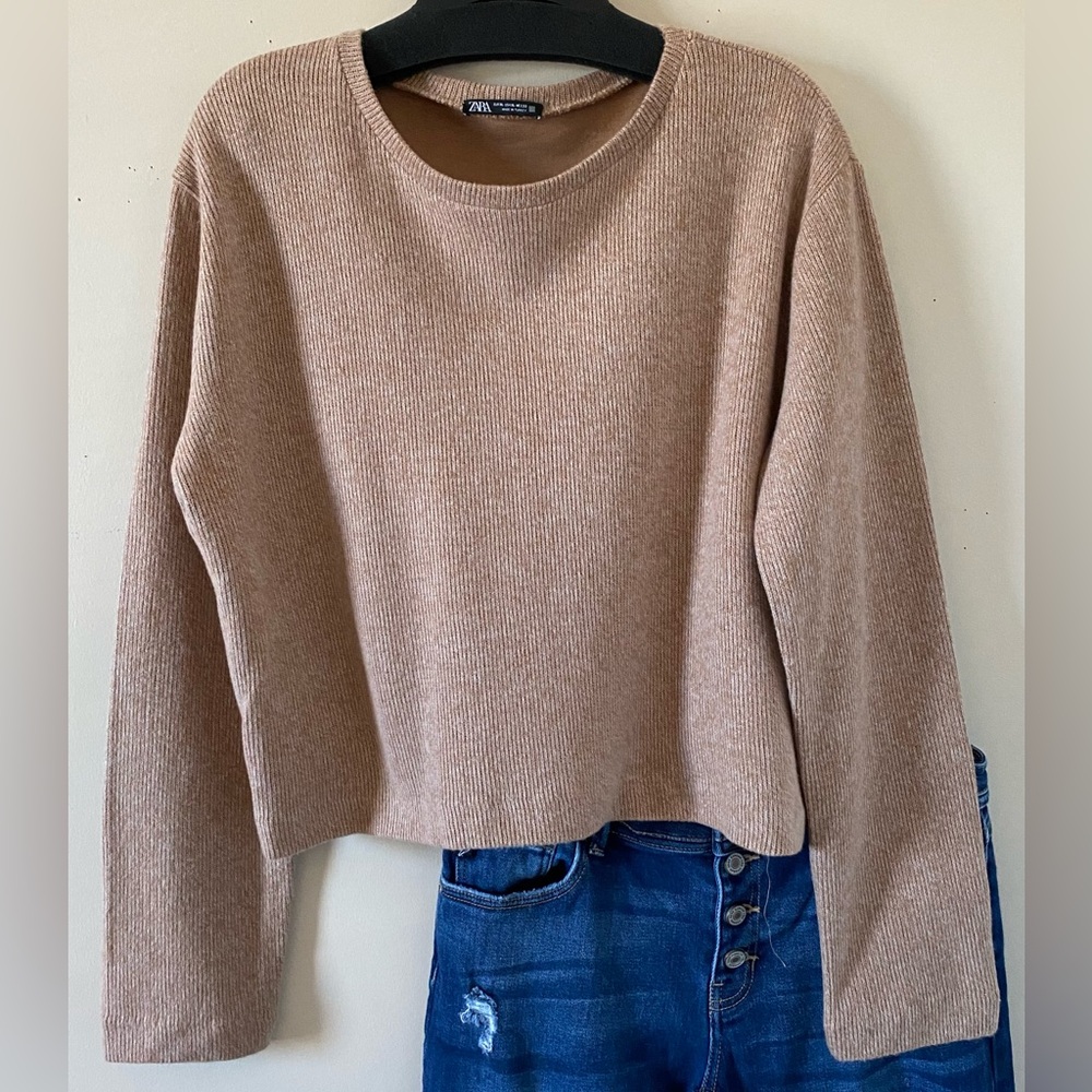 Zara Women's Tan Crew Neck Sweater